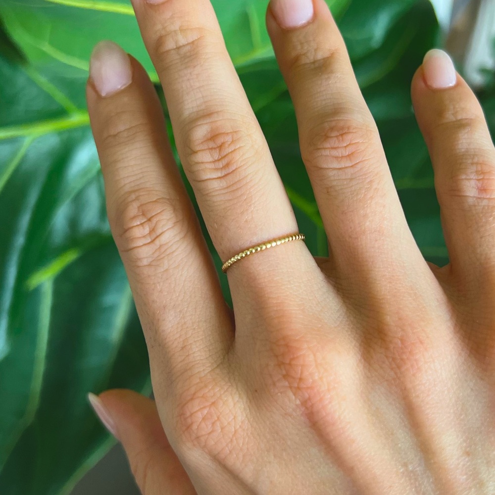 Mejuri 14k Solid Gold ribbed ring